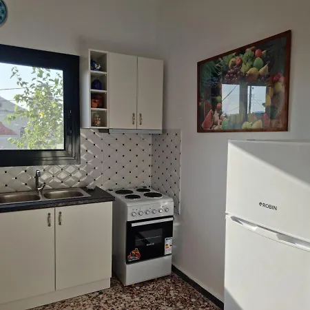 Semesterbostad Dimitras Cosy